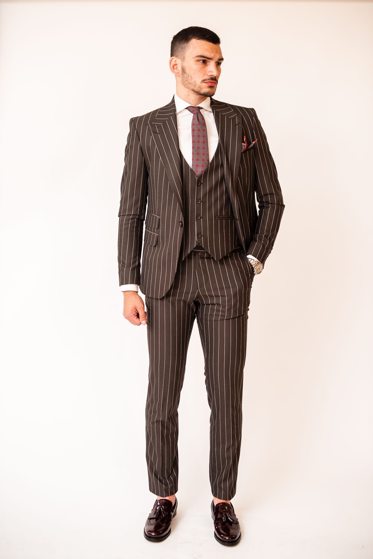 COSTUM SLIM FIT PINSTRIPE NEGRU IN DUNGI