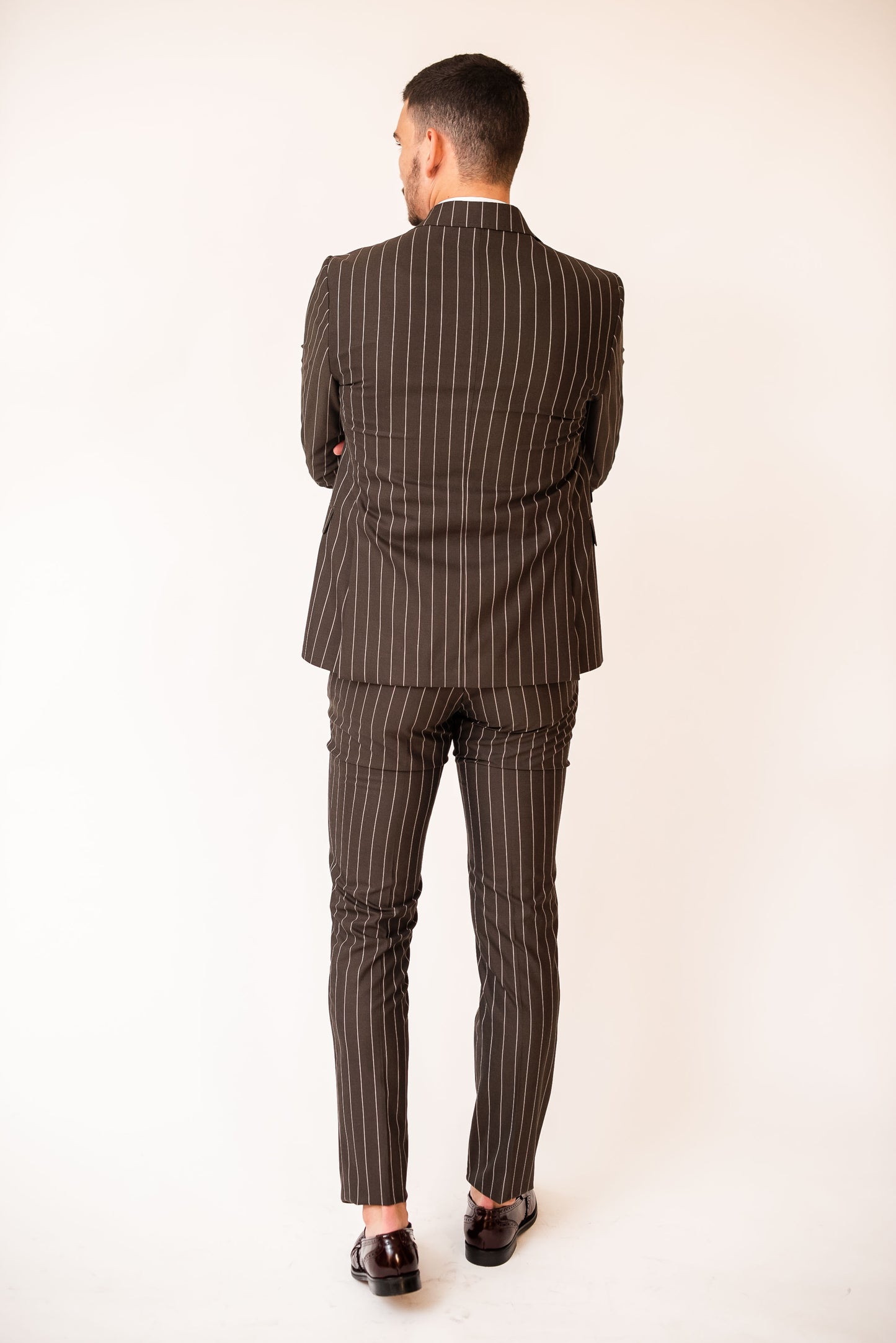 COSTUM SLIM FIT PINSTRIPE NEGRU IN DUNGI