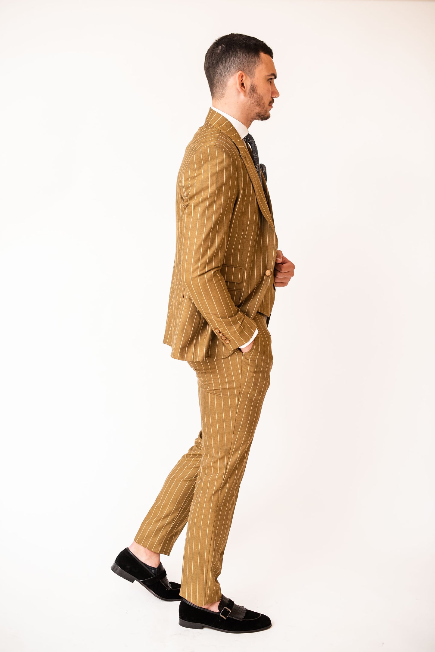 COSTUM SLIM FIT PINSTRIPE MUSTAR IN DUNGI