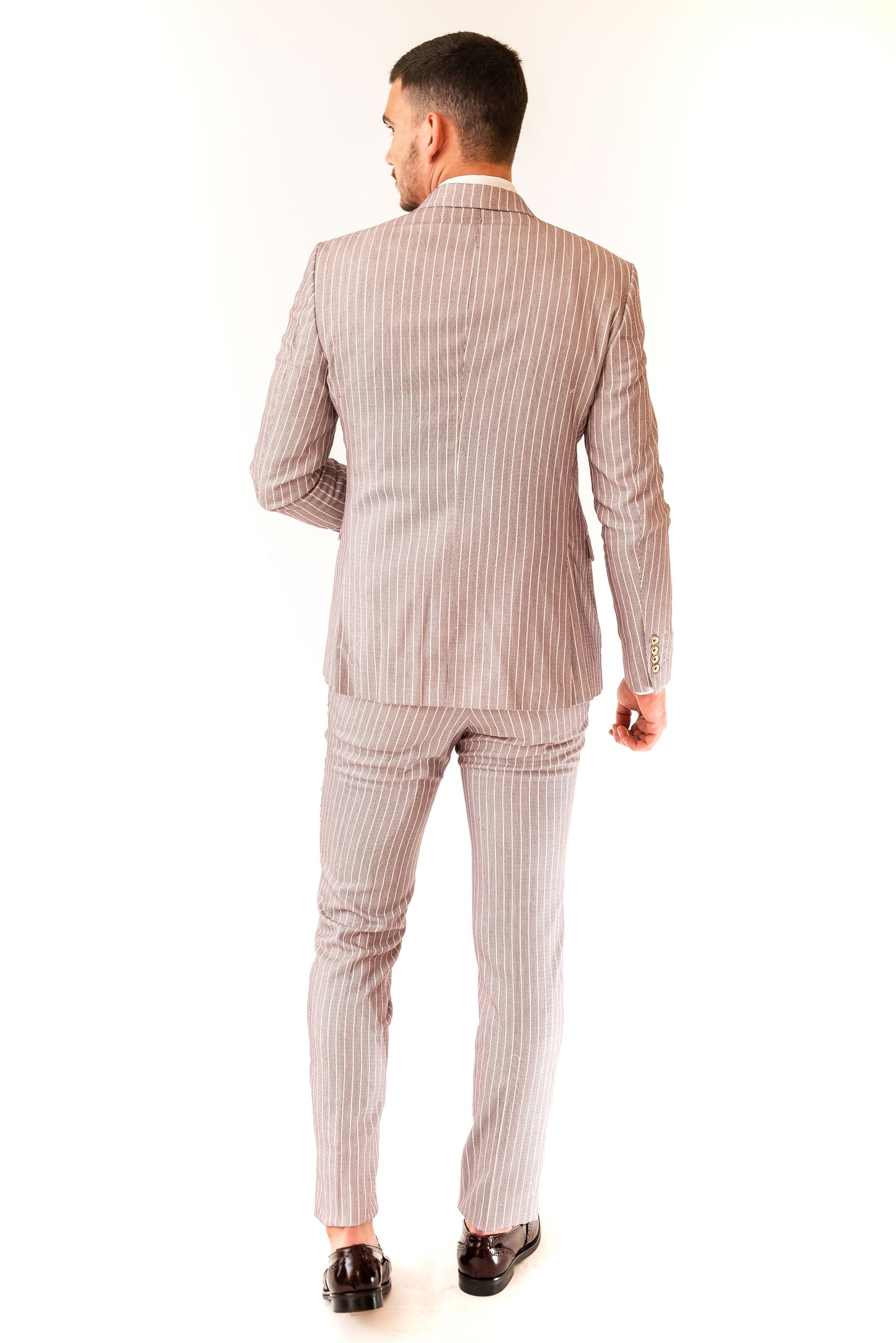 COSTUM SLIM FIT MOV DESCHIS CU DUNGI ALBE 6 NASTURI